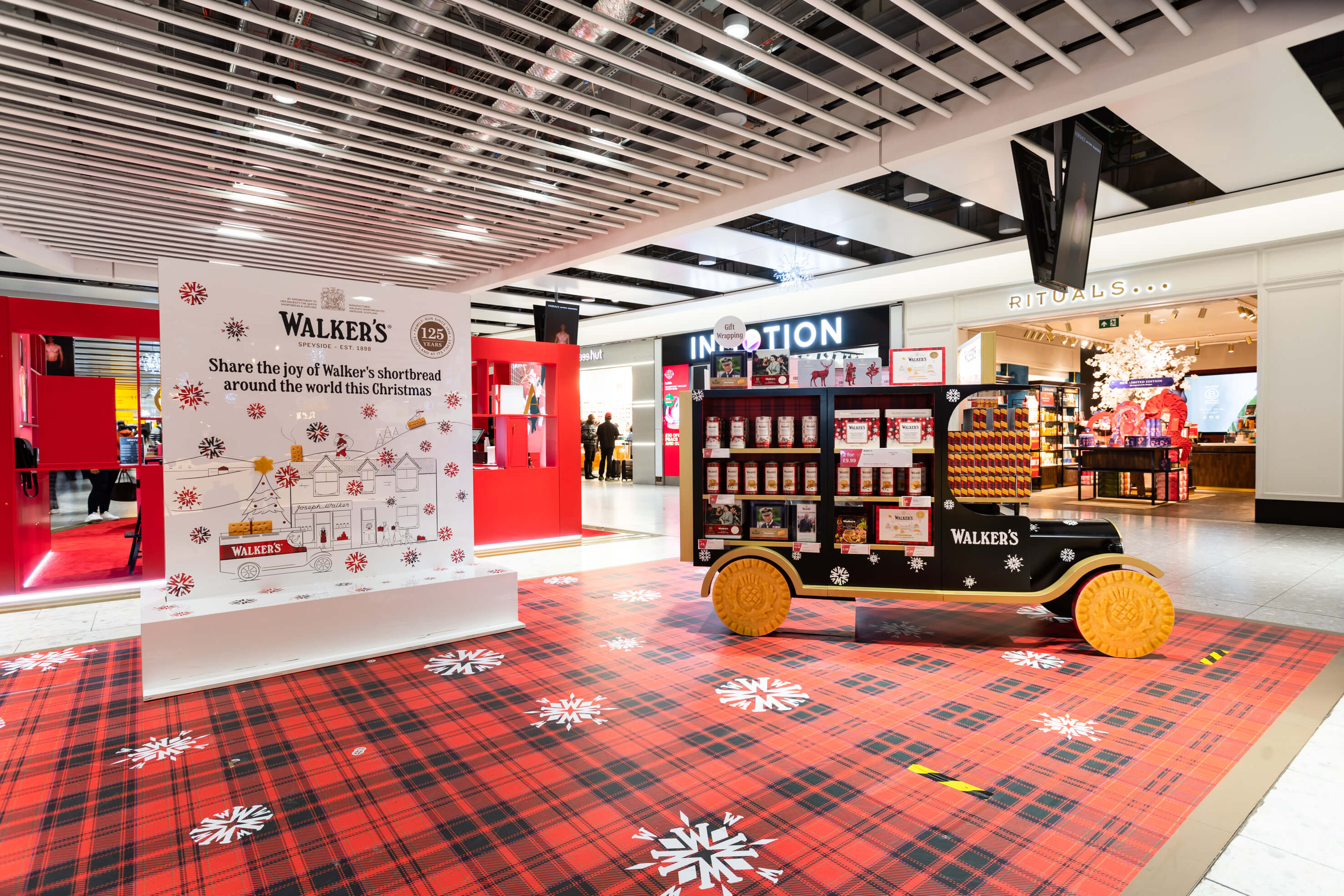 Walker's shares the "joy of shortbread" this season at Heathrow popup
